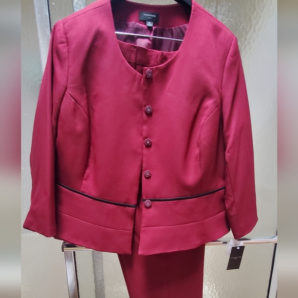 NWT TAHARI ASL 2Piece Beautiful Pant Suit; Sz 16; Long Sleeves; Lined. $85 - Picture 3 of 14